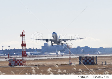 飛行機 離陸 飛行機 離陸 135067370