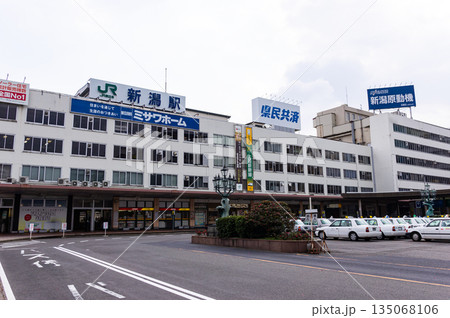 JR新潟駅　万代口の風景　新潟県新潟市中央区花園 135068106