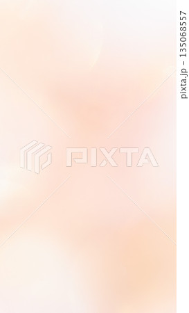 ふんわりキラキラ背景 肌色ベージュ 玉ボケぼかしグラデーション ふんわりキラキラ背景 肌色ベージュ 玉ボケぼかしグラデーション 135068557
