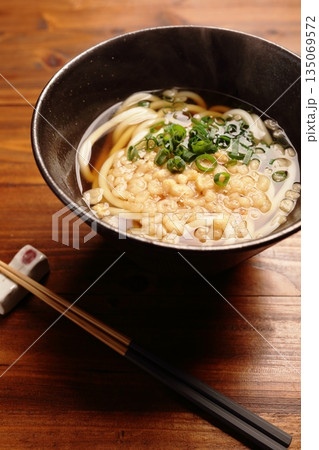 天かすうどん 天かすうどん 135069572