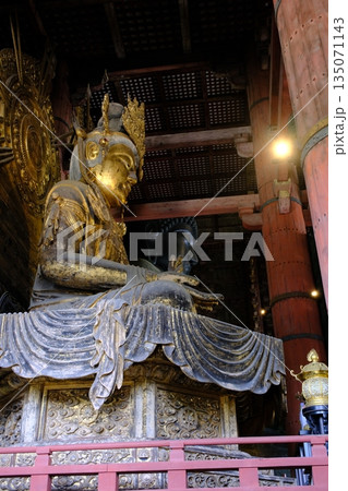東大寺の大仏と虚空蔵菩薩像　奈良県 135071143