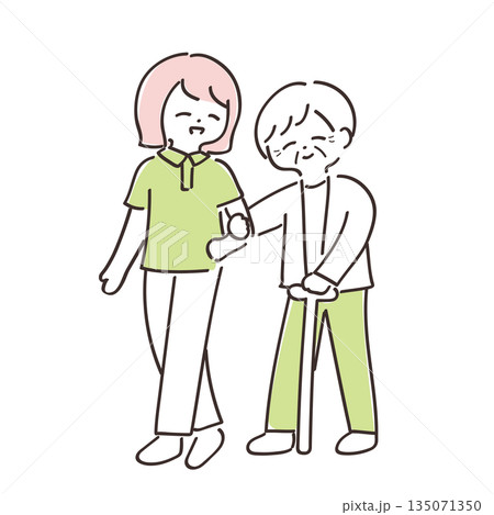高齢者介護の日常シーン 手描きイラスト　腕を組んで歩くおばあさんと介護スタッフ 135071350