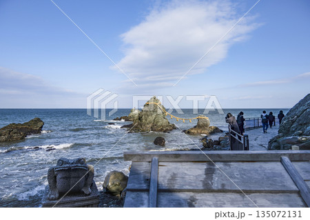 伊勢二見浦、夫婦岩 135072131