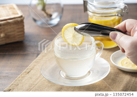 ホットはちみつレモン ホットはちみつレモン 135072454