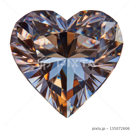 ハート型のダイヤモンド(背景透過,キリヌキ) ハート型のダイヤモンド(背景透過,キリヌキ) 135072606
