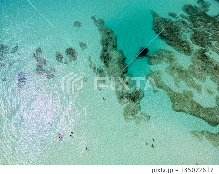 宮古島の砂山ビーチの空撮 宮古島の砂山ビーチの空撮 135072617