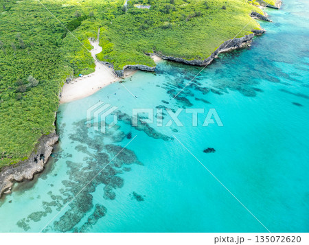 宮古島の砂山ビーチの空撮 135072620