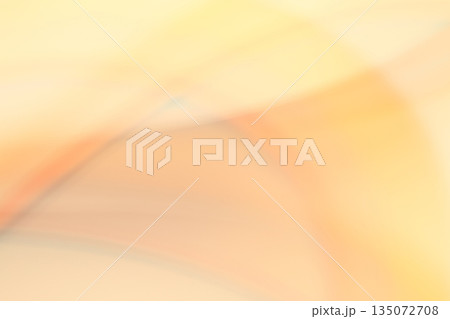 うす紫・オレンジ色系　ゆるやかな曲線の抽象的背景　半透明感 135072708