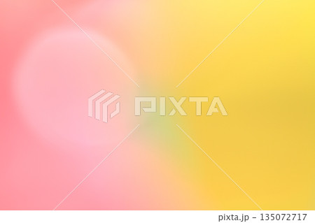 うす赤色・オレンジ色　ふんわりな玉ボケ・丸ボケ背景　 135072717