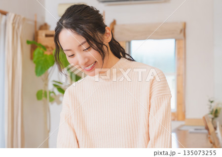 親孝行をする嫁入り前の娘 親孝行をする嫁入り前の娘 135073255