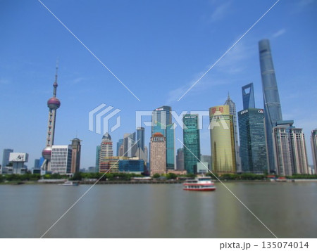 中国　上海　ジオラマ風 135074014