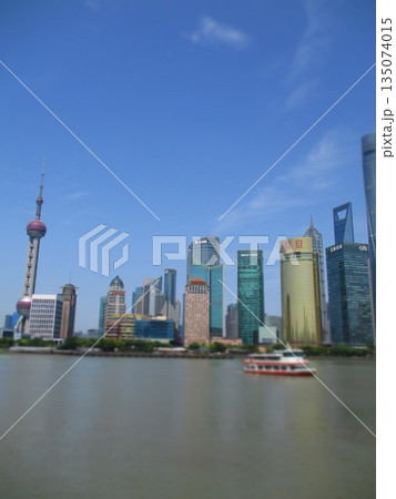 中国　上海　ジオラマ風 135074015