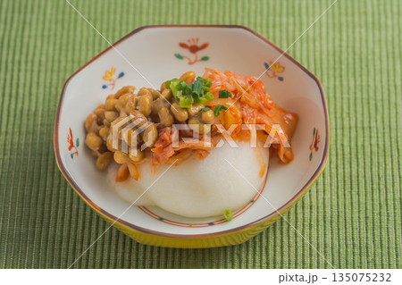 キムチ納豆もち キムチ納豆もち 135075232