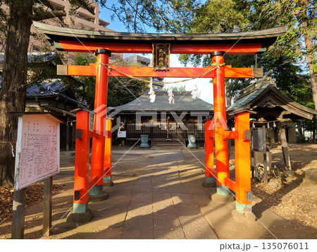 大谷場氷川神社鳥居 135076011