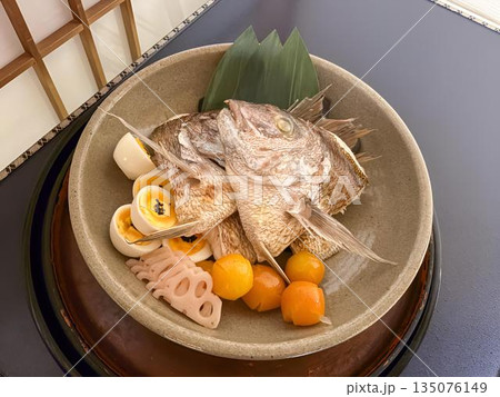 鯛の宝楽焼き 135076149