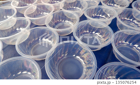 Empty Clear Plastic Small Bowls Group for Catering, Preparation for Food Serving and Dessert Packaging 135076254