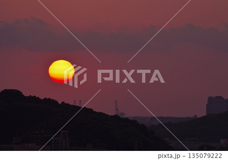 篠栗町太祖宮からの夕陽 135079222