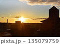 早朝、朝焼けの名古屋市東部方面を望む 135079759