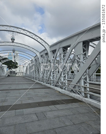 This is white bride around Marina Bay Sands. 135081672