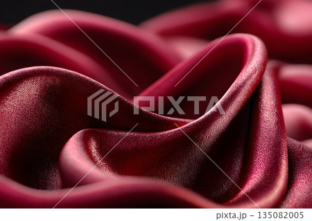 赤いシルク生地の波 赤いシルク生地の波 135082005