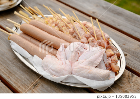 バーベキュー用食材の盛り合わせ 【撮影協力：隠岐シーサイドリゾートみやび様】 135082955