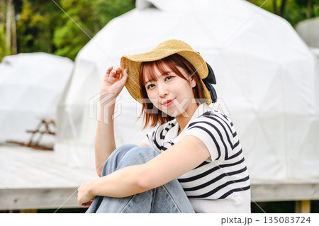 麦わら帽子とボーダー柄の夏 【撮影協力:隠岐シーサイドリゾートみやび様】 麦わら帽子とボーダー柄の夏 【撮影協力:隠岐シーサイドリゾートみやび様】 135083724