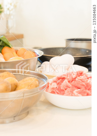 料理前の食材準備 料理前の食材準備 135084663