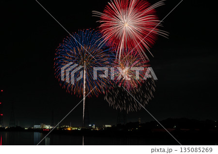 田原市の渥美半島花火大会の風景(愛知県) 田原市の渥美半島花火大会の風景(愛知県) 135085269