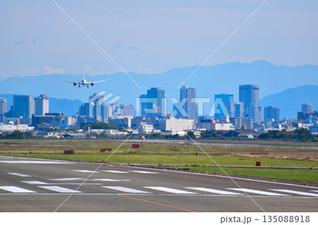 着陸 大阪空港 着陸 大阪空港 135088918