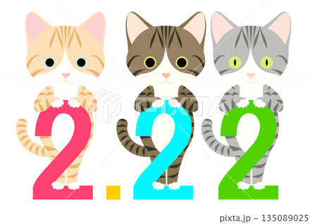 猫の日_数字の「2」によじ登るネコ 135089025