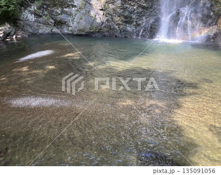箕面大滝の水面 箕面大滝の水面 135091056