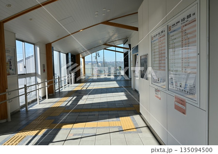 玉水駅（たまみずえき）奈良線の改札口付近 135094500