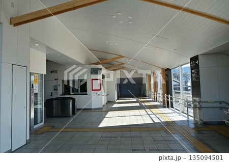 玉水駅（たまみずえき）奈良線の改札口付近 135094501