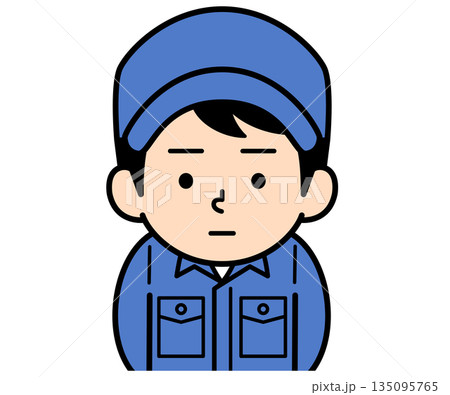 じっと見つめるシンプルな作業員の男性 じっと見つめるシンプルな作業員の男性 135095765