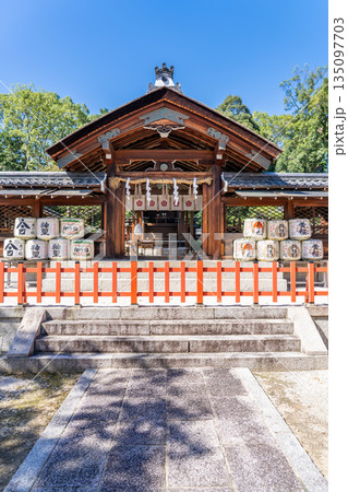 織田信長公を祀る建勲神社（通称：建勲さん）旧称健織田社　神門　京都市北区紫野北舟岡町 135097703