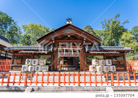 織田信長公を祀る建勲神社（通称：建勲さん）旧称健織田社　神門　京都市北区紫野北舟岡町 135097704