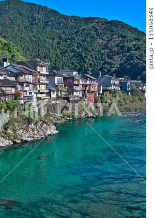 仁淀川町池川地区の町並み 仁淀川町池川地区の町並み 135098349