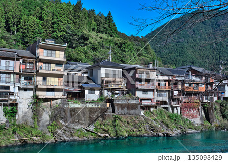 仁淀川町池川地区の町並み 仁淀川町池川地区の町並み 135098429