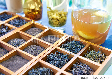 Different varieties of tea 135102602