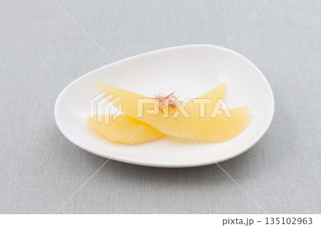 数の子 おせち料理 テーブル 135102963