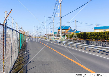 埼玉県三郷市三郷駅~新三郷駅間線路沿いの道2026年1月 135105789