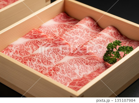 霜降り牛肉 135107984