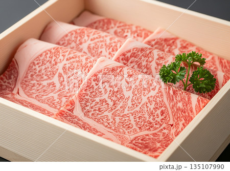 霜降り牛肉 135107990