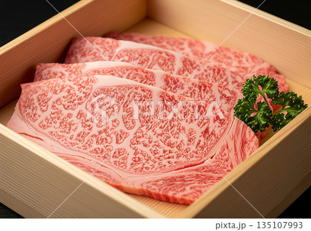 霜降り牛肉 135107993