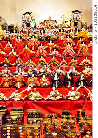 奈良県 壺阪寺のひな人形 135108614