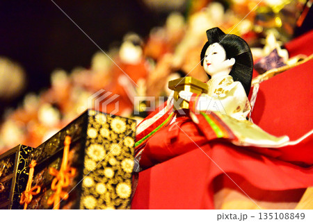 奈良県 壺阪寺のひな人形 135108849