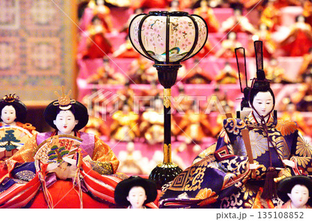 奈良県 壺阪寺のひな人形 135108852