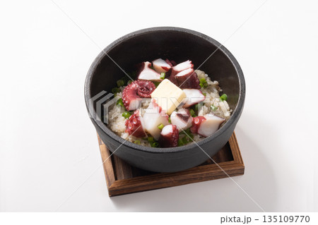 石焼き バターたこ飯 石焼き バターたこ飯 135109770
