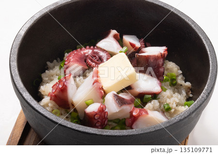 石焼き バターたこ飯 石焼き バターたこ飯 135109771