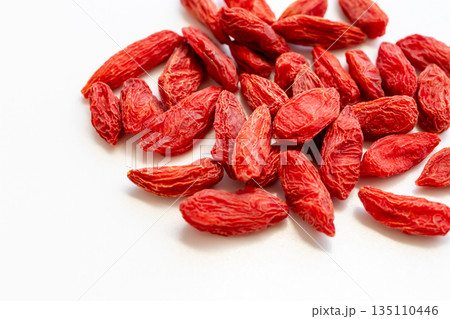 クコの実　白バック 135110446